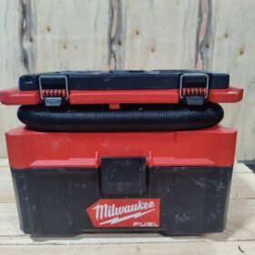 Milwaukee M18 FUEL PACKOUT 18-Volt Lithium-Ion Cordless 2.5 Gal. Wet/Dry Vacuum